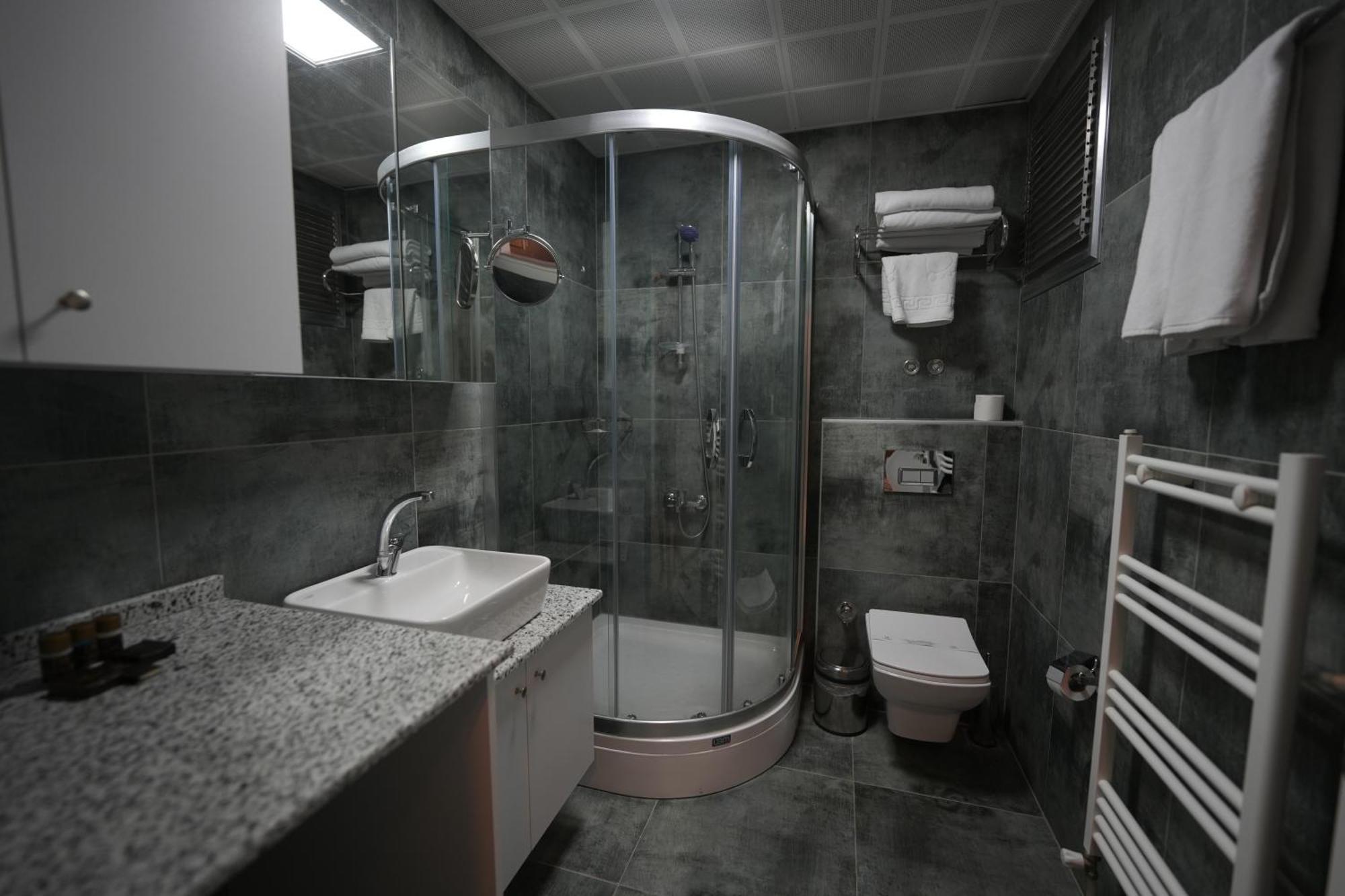 Marlen Hotel Bayrakli อิซมีร์ ภายนอก รูปภาพ