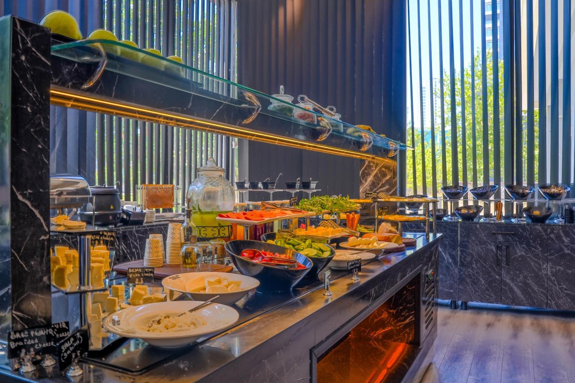 Marlen Hotel Bayrakli อิซมีร์ ภายนอก รูปภาพ