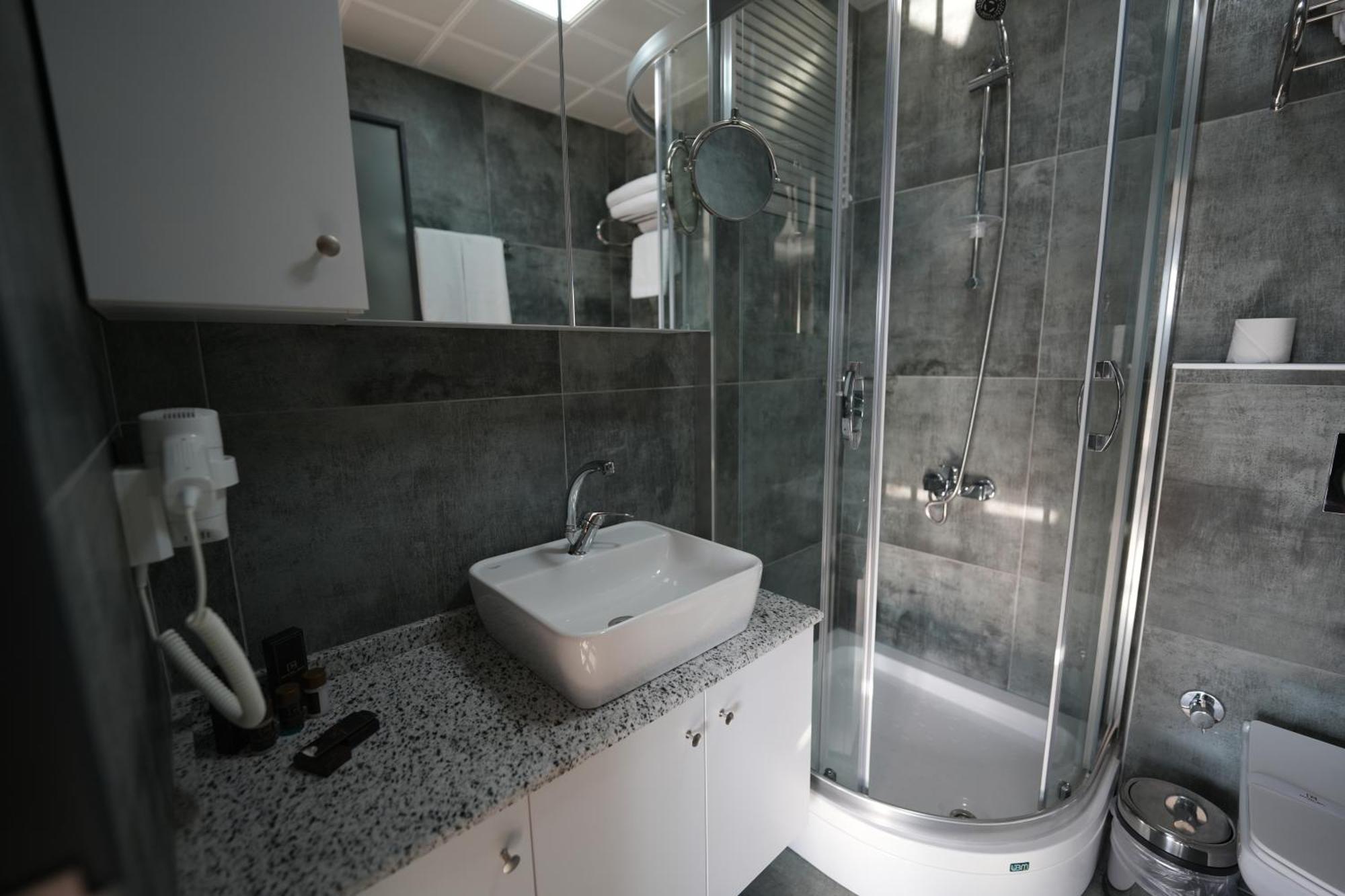Marlen Hotel Bayrakli อิซมีร์ ภายนอก รูปภาพ